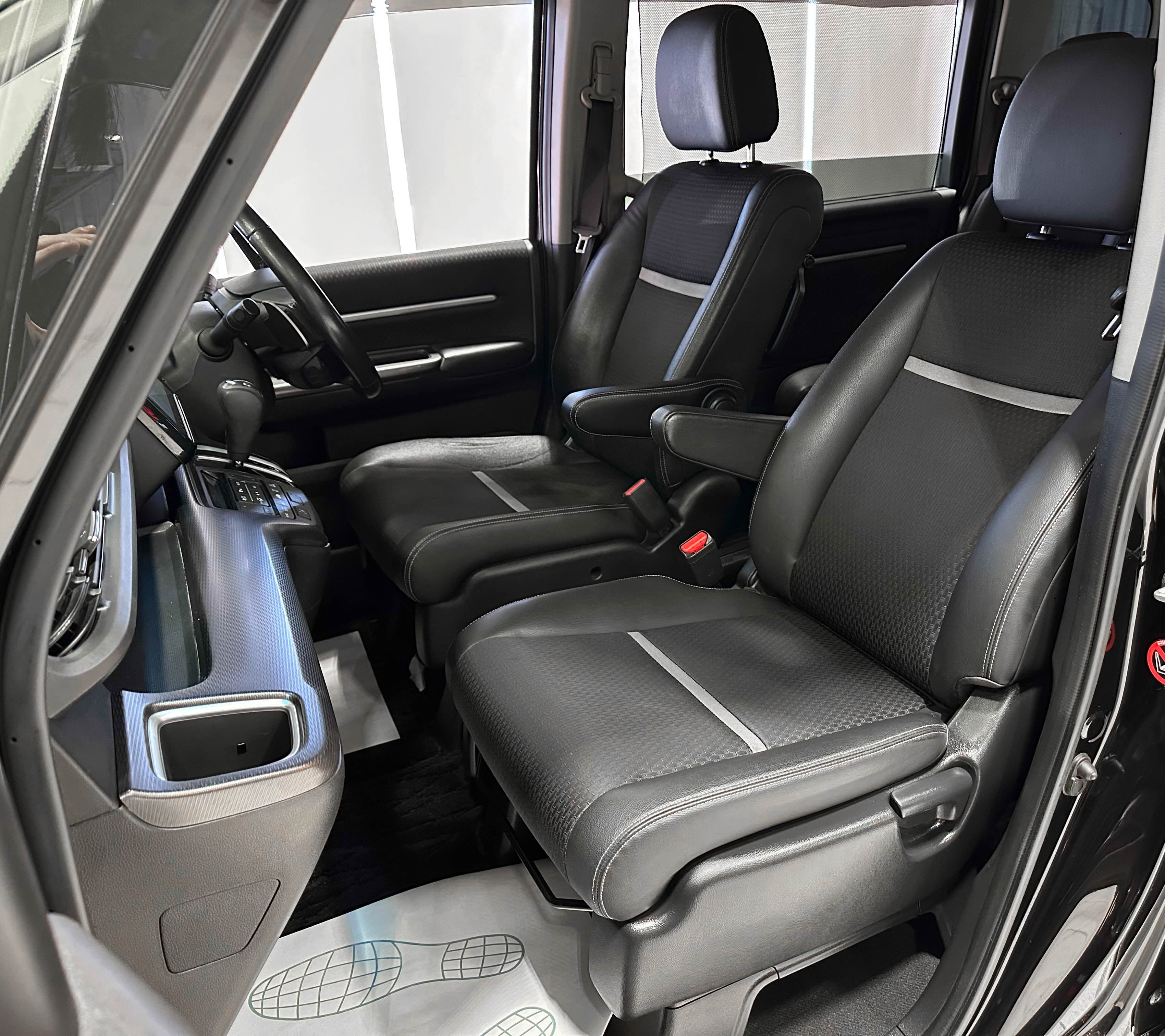 Honda Stepwgn SPADA - фото 16