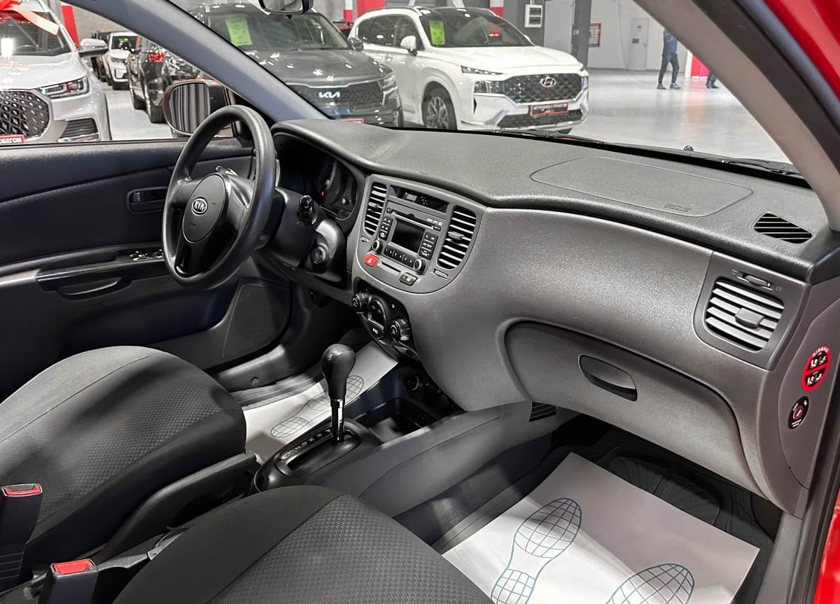 Kia Rio - фото 16