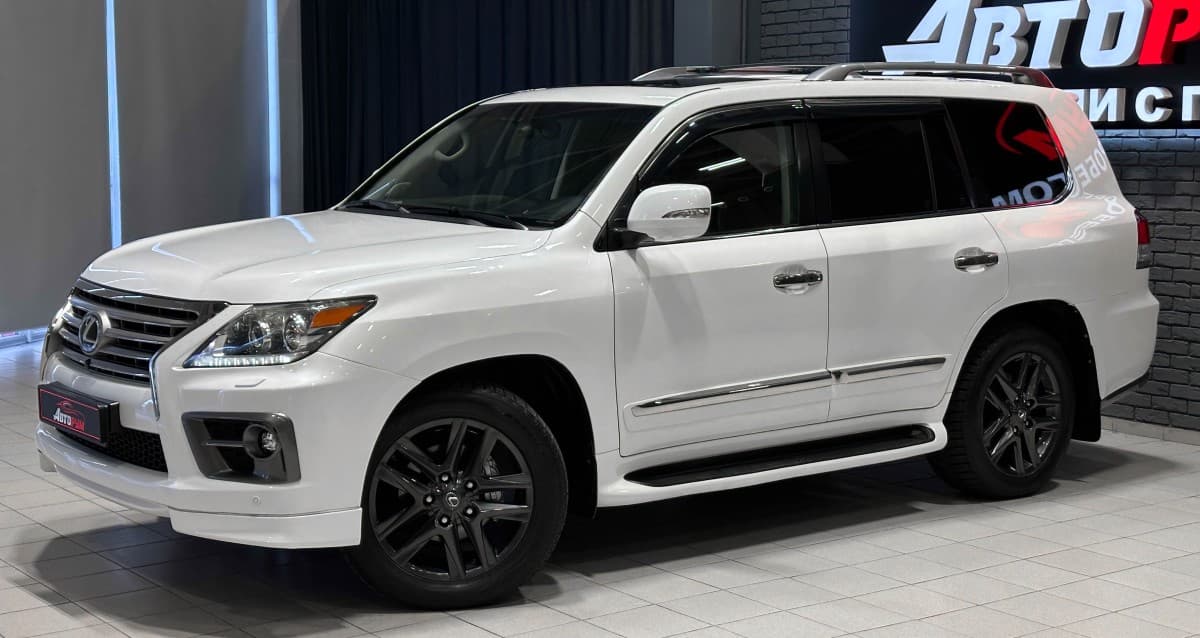 Lexus LX 570 - 2