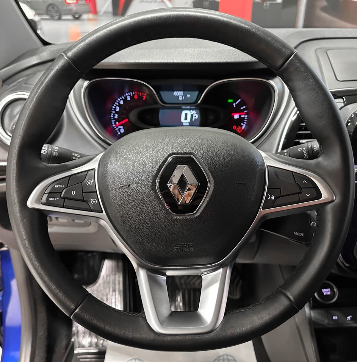 Renault Kaptur - фото 24