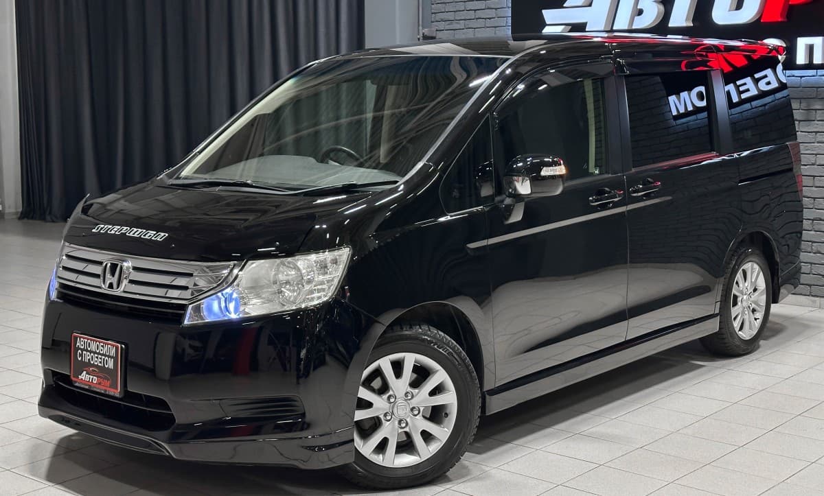 Honda Stepwgn - 2