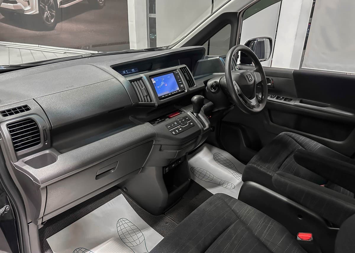 Honda Stepwgn - фото 16