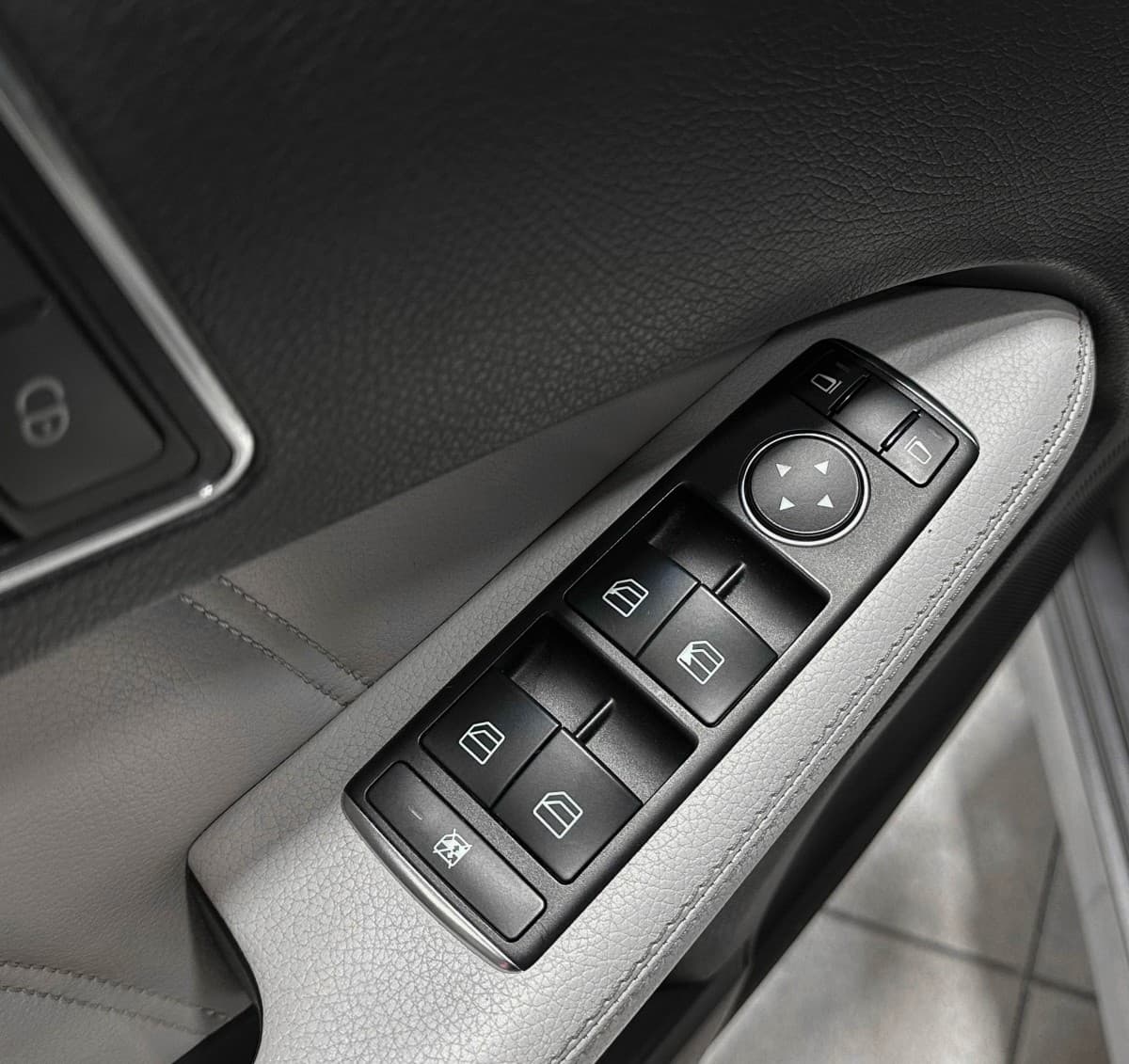 Mercedes-Benz E-Класс - фото 17