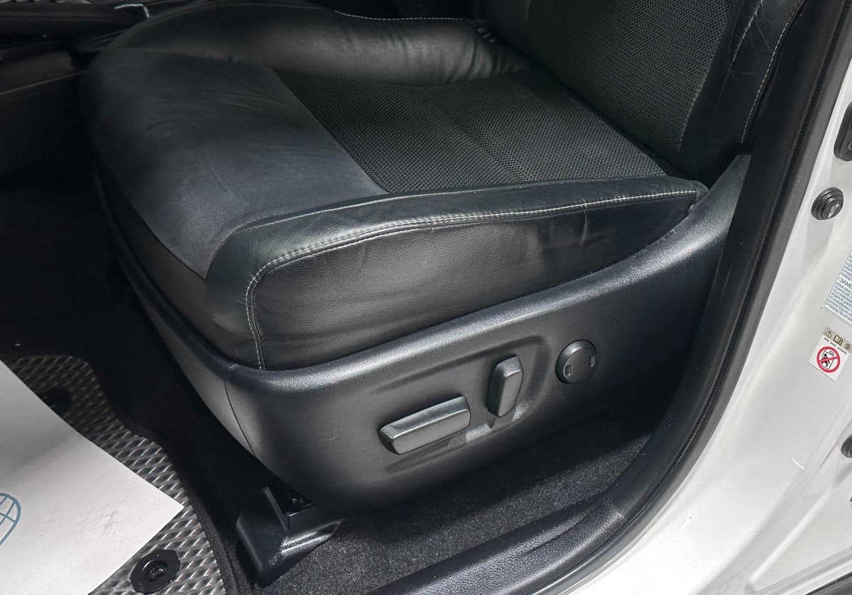 Toyota RAV4 - фото 12