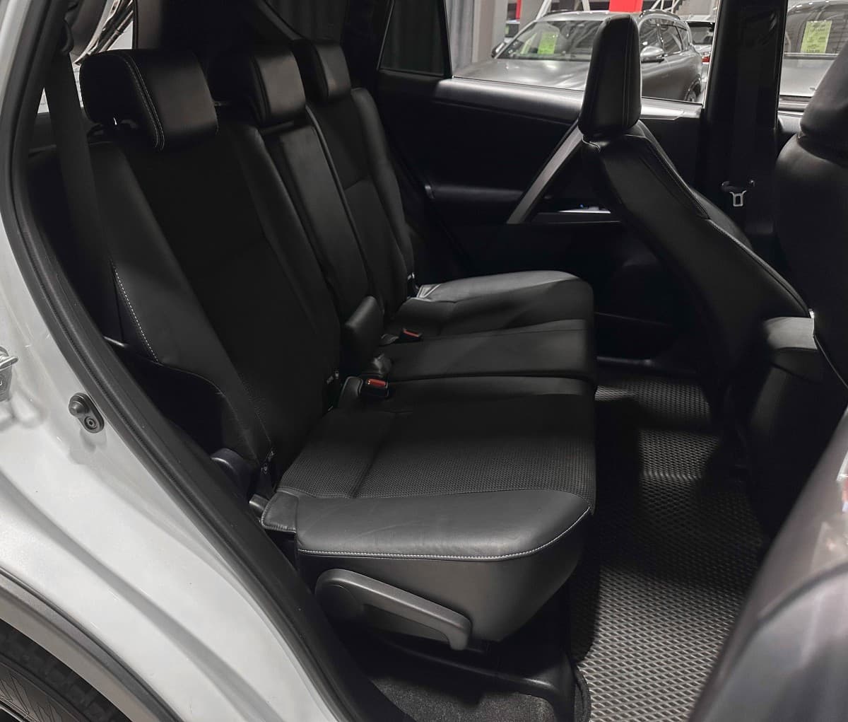 Toyota RAV4 - фото 15