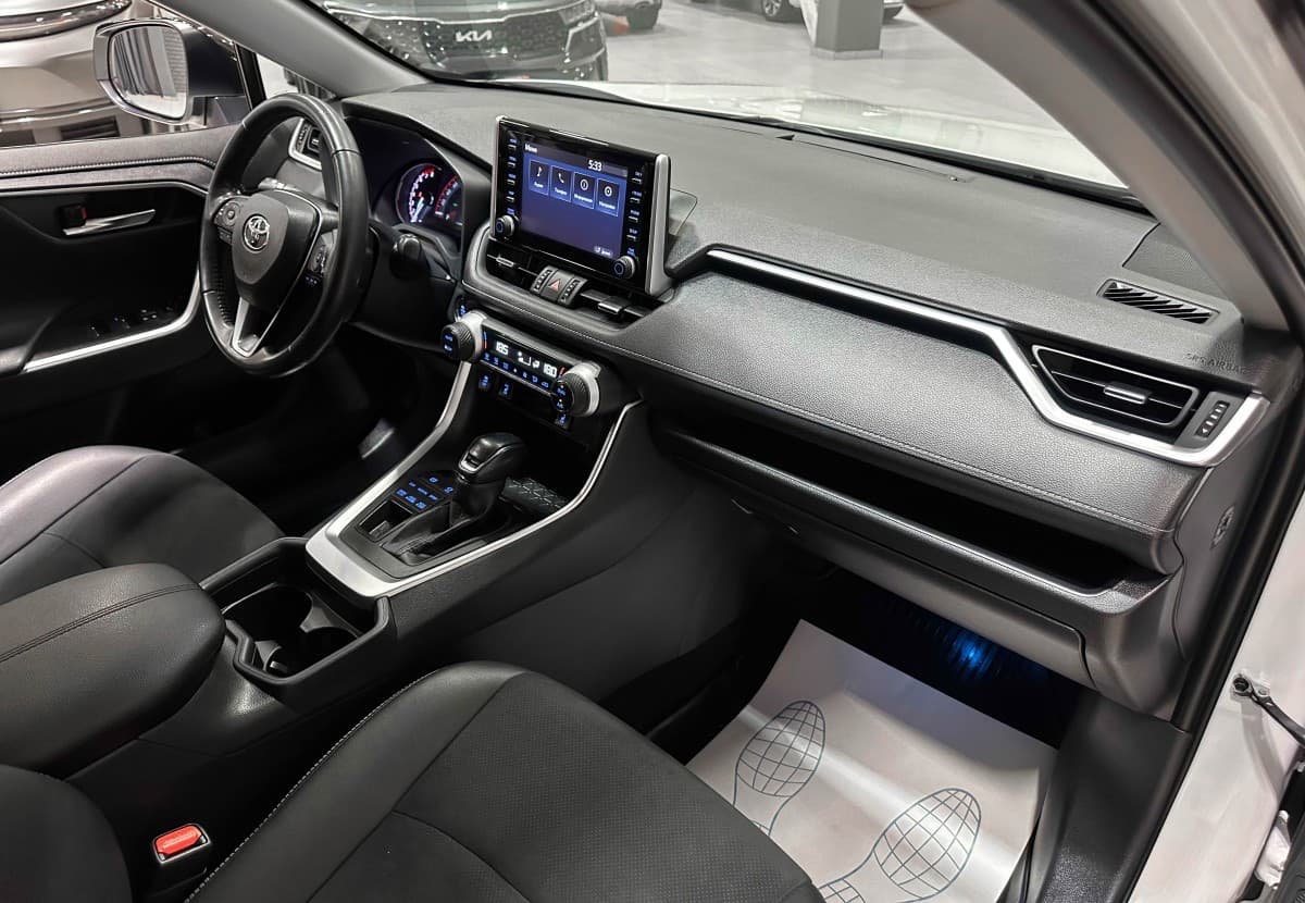 Toyota RAV4 - фото 14