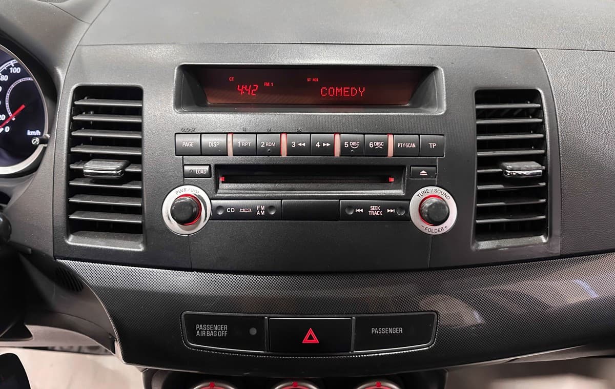 Mitsubishi Lancer - фото 20