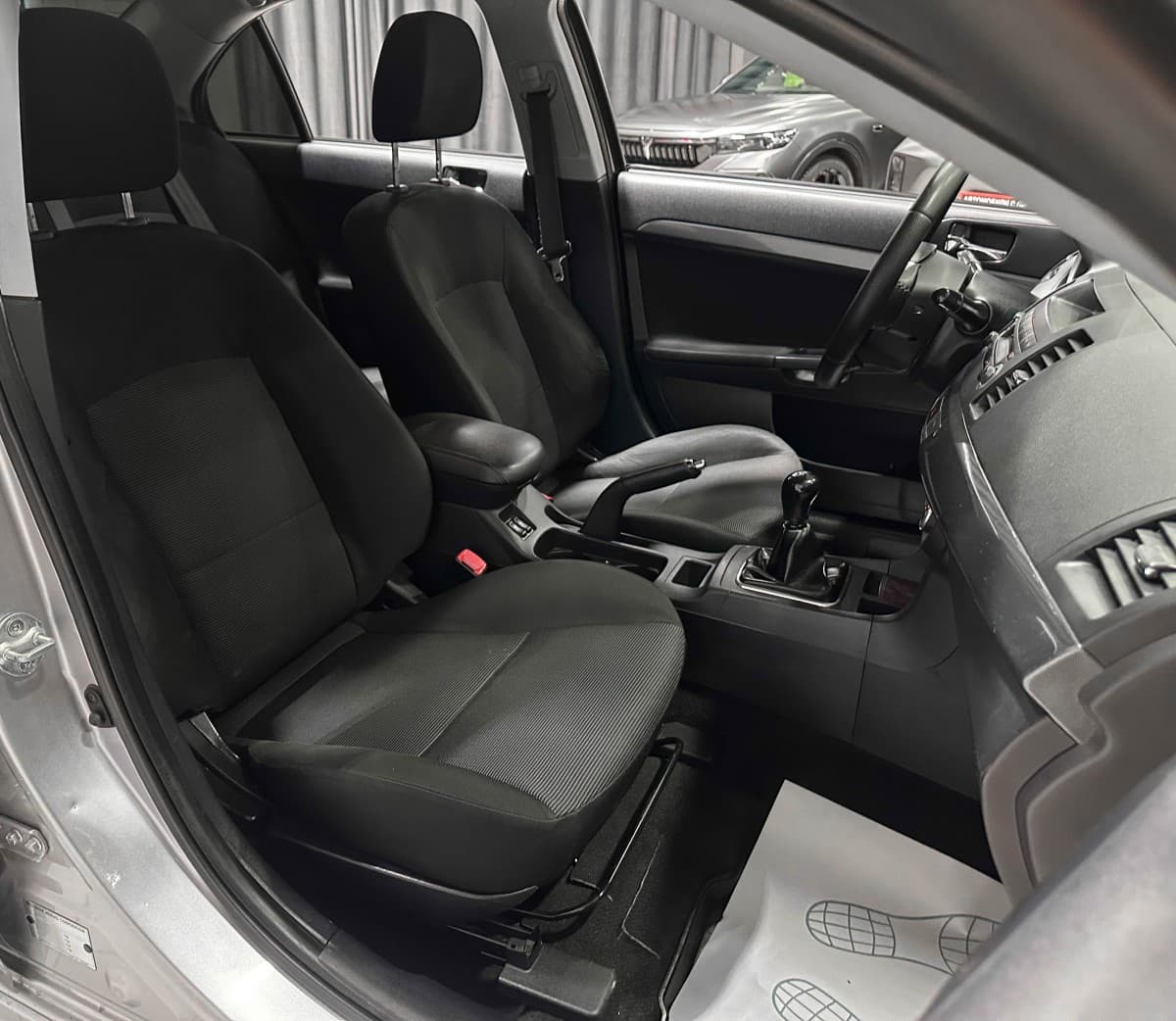 Mitsubishi Lancer - фото 15