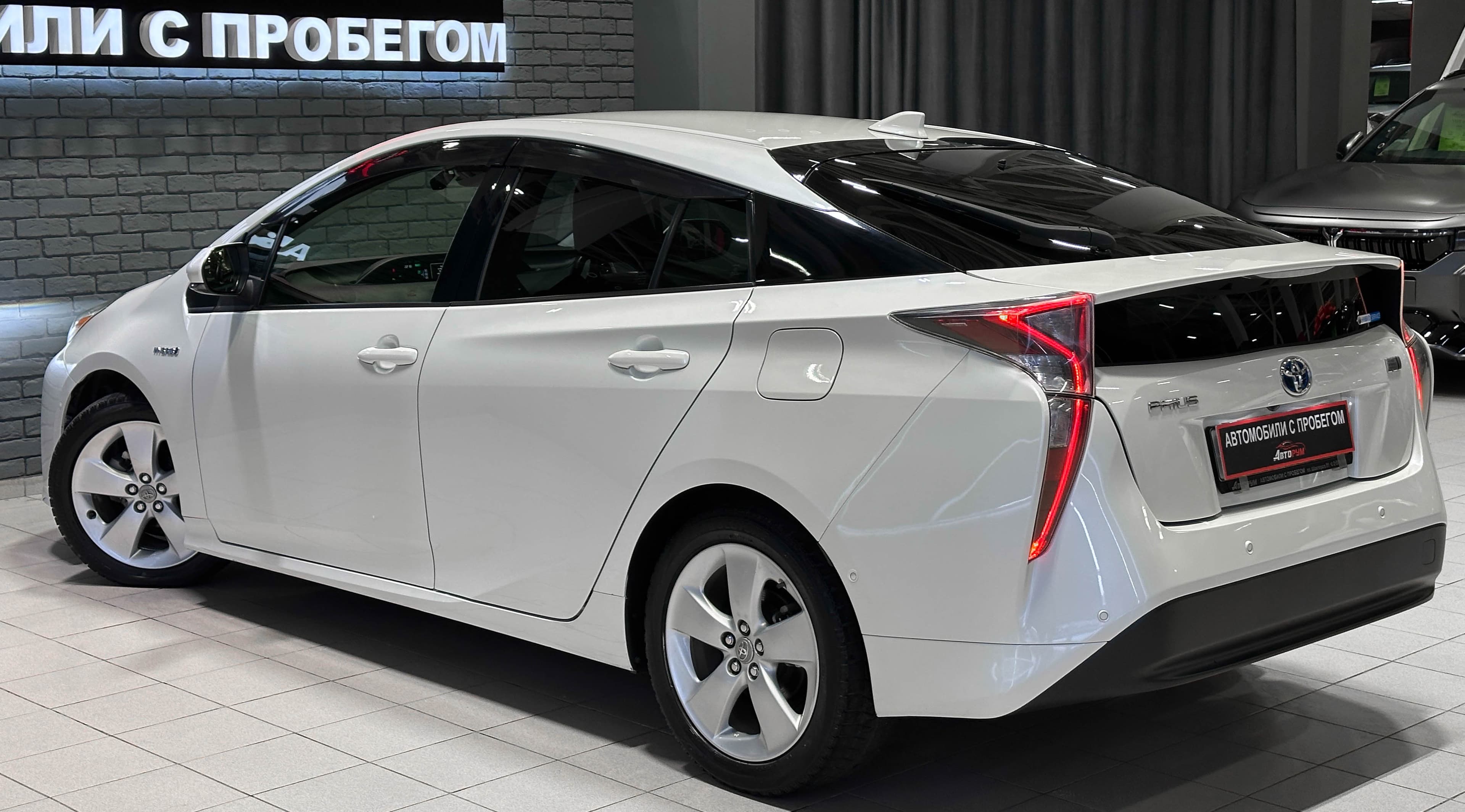 Toyota Prius Hybrid - фото 9