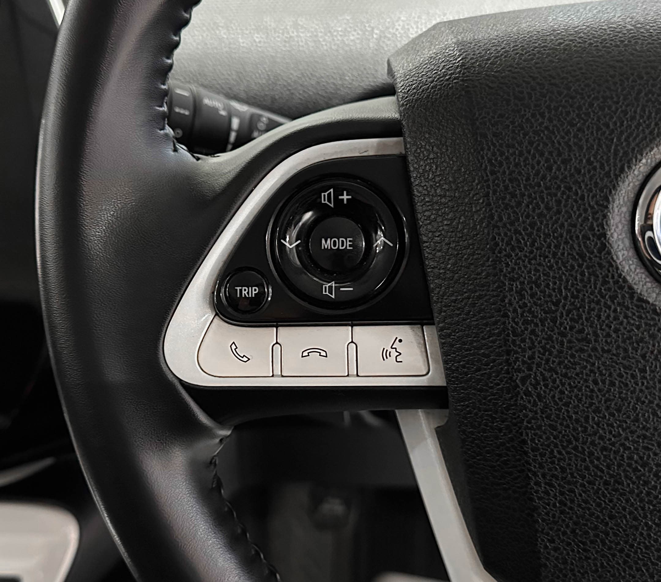 Toyota Prius Hybrid - фото 19