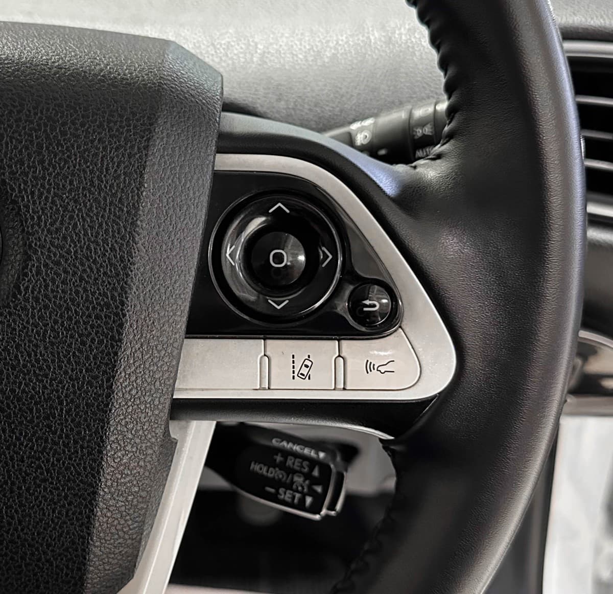 Toyota Prius Hybrid - фото 20